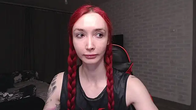 Snapshot of Roxy_Silver chatting on 06/25/26, 08:14 Roxy Silver online show from 06/25/26, 08:14