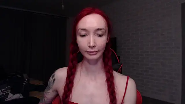 Snapshot of Roxy_Silver chatting on 05/23/26, 01:37 Roxy Silver online show from 05/23/26, 01:37