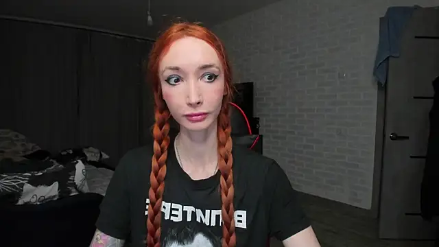 Roxy Silver online show from 11/18/25, 08:12