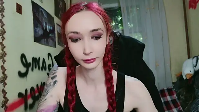Snapshot of Roxy_Silver chatting on 06/17/26, 02:16 Roxy Silver online show from 06/17/26, 02:16