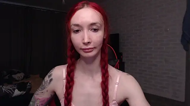 Snapshot of Roxy_Silver chatting on 05/16/26, 02:10 Roxy Silver online show from 05/16/26, 02:10