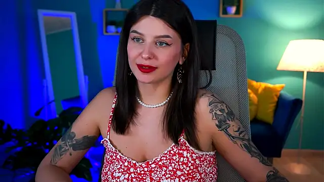 NicoleMun online show from 02/18/25, 03:20