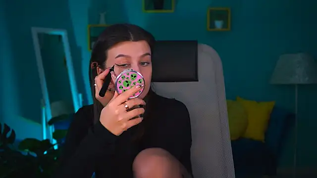 NicoleMun online show from 02/07/25, 05:07