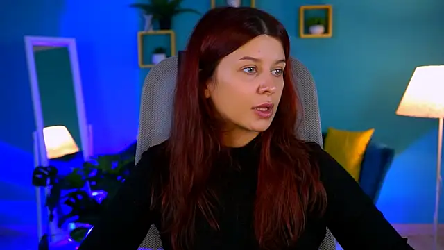 NicoleMun online show from 10/28/25, 12:26