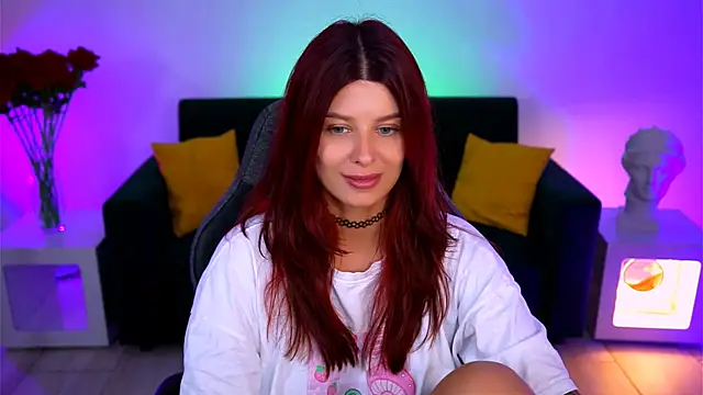 NicoleMun online show from 11/26/25, 12:27