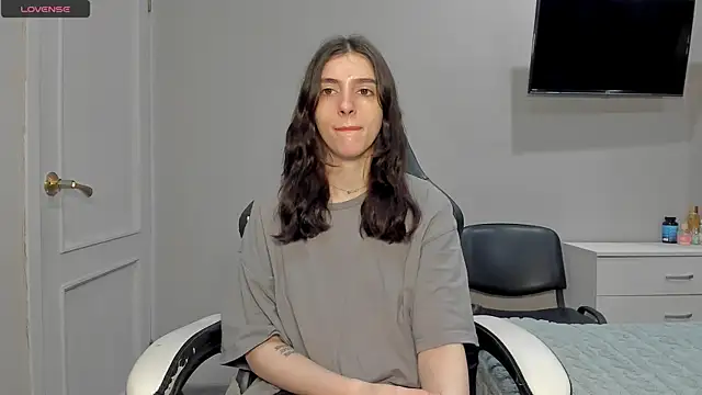 broosnica1 online show from 12/18/25, 07:46