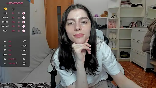 Snapshot of broosnica1 chatting on 04/25/26, 01:52 broosnica1 online show from 04/25/26, 01:52