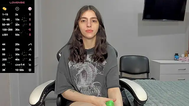 broosnica1 online show from 10/28/25, 09:19