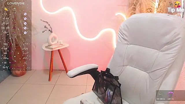 Snapshot of ViolettaHotLatin_ chatting on 02/10/26, 12:37 ViolettaHotLatin online show from 02/10/26, 12:37