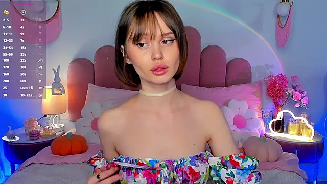 MaryLew online show from 10/17/25, 05:22