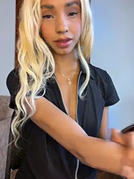 xenia golden online show from 05/26/26, 03:43