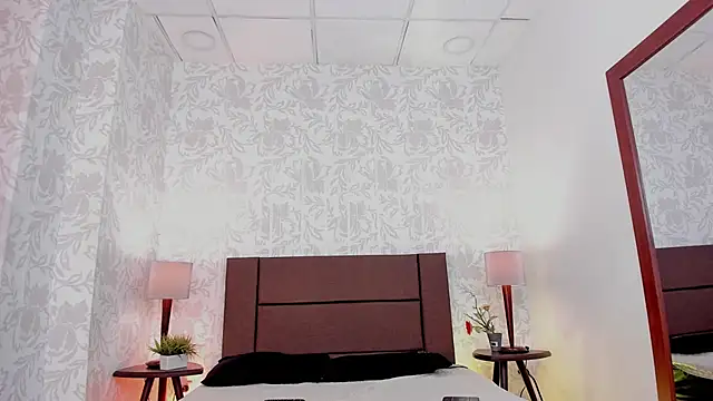 xenia golden online show from 11/28/25, 02:39