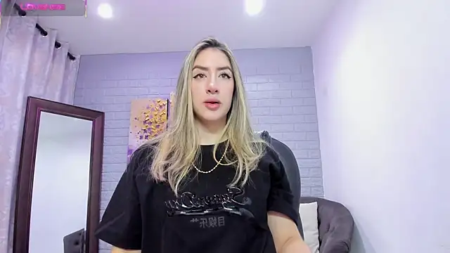 Snapshot of _AlejaCruz_ chatting on 01/11/26, 05:53 AlejaCruz online show from 01/11/26, 05:53