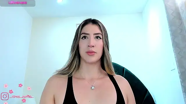 Snapshot of _AlejaCruz_ chatting on 02/20/26, 05:59 AlejaCruz online show from 02/20/26, 05:59