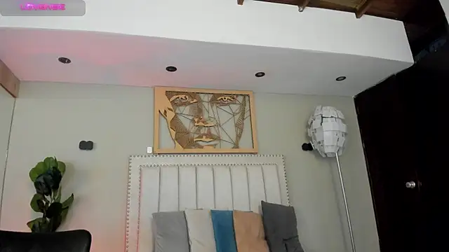  AlejaCruz  online show from 07/06/26, 08:00