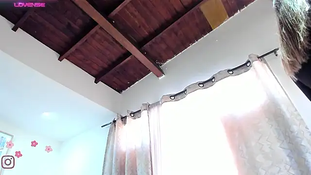 Snapshot of _AlejaCruz_ chatting on 02/26/26, 06:19 AlejaCruz online show from 02/26/26, 06:19