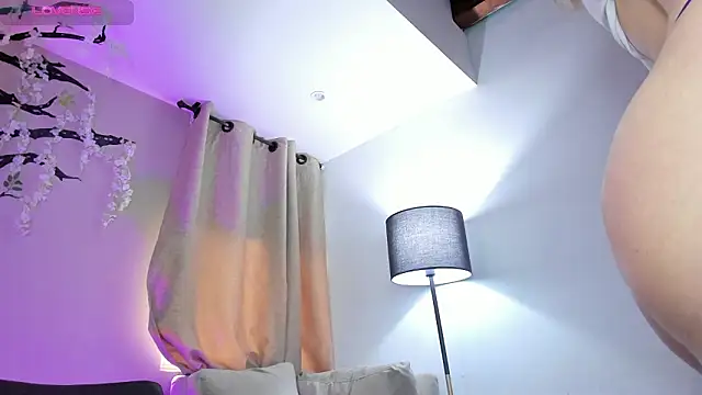 Snapshot of _AlejaCruz_ chatting on 02/11/26, 09:14 AlejaCruz online show from 02/11/26, 09:14