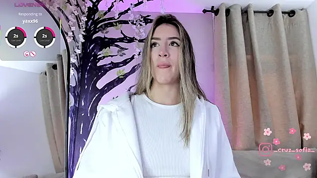 Snapshot of _AlejaCruz_ chatting on 02/01/26, 12:14 AlejaCruz online show from 02/01/26, 12:14