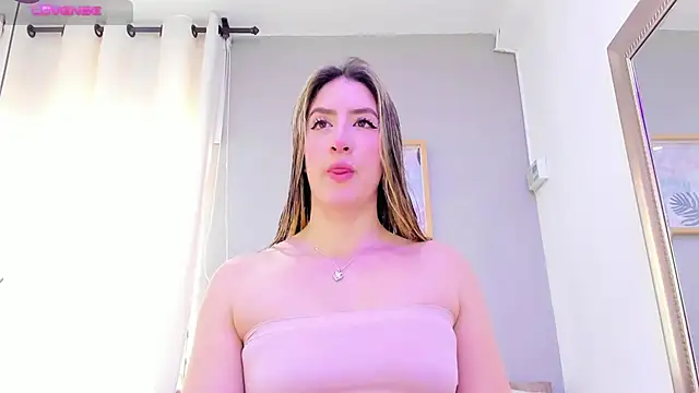 Snapshot of _AlejaCruz_ chatting on 02/27/26, 05:57 AlejaCruz online show from 02/27/26, 05:57