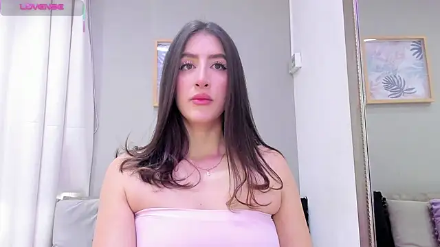 Snapshot of _AlejaCruz_ chatting on 10/04/25, 07:26 AlejaCruz online show from 10/04/25, 07:26