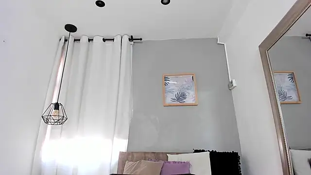 Snapshot of _AlejaCruz_ chatting on 05/31/26, 12:11 AlejaCruz online show from 05/31/26, 12:11