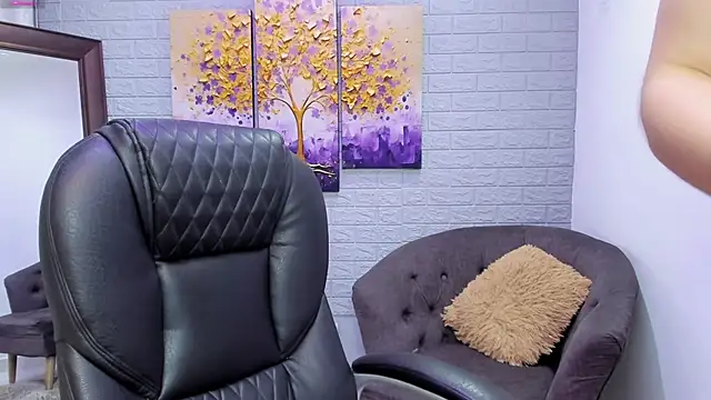 Snapshot of _AlejaCruz_ chatting on 11/12/25, 07:18 AlejaCruz online show from 11/12/25, 07:18