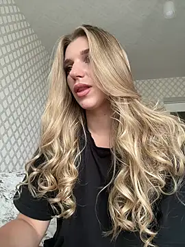 Snapshot of adel_secret chatting on 07/04/26, 11:05 adel secret online show from 07/04/26, 11:05