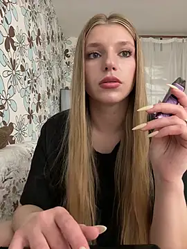 Snapshot of adel_secret chatting on 04/18/26, 07:58 adel secret online show from 04/18/26, 07:58