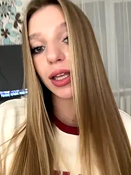 Snapshot of adel_secret chatting on 10/13/25, 07:48 adel secret online show from 10/13/25, 07:48