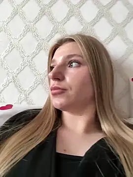 Snapshot of adel_secret chatting on 05/30/26, 03:28 adel secret online show from 05/30/26, 03:28