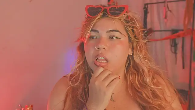 Samanta cutee online show from 11/07/25, 10:24