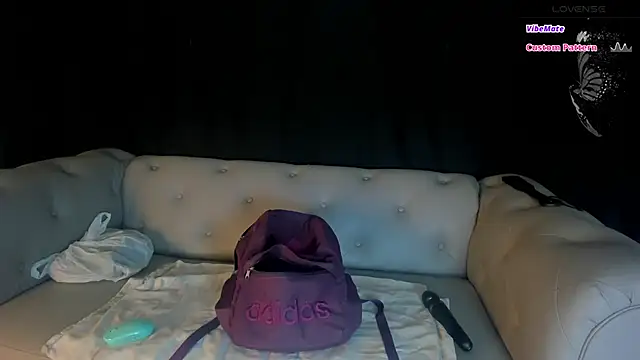 Snapshot of Charlotte__Brown_ chatting on 09/12/25, 01:00 Charlotte Brown online show from 09/12/25, 01:00