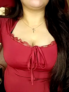 Snapshot of AK---47 chatting on 10/28/25, 01:32 AK---47 online show from 10/28/25, 01:32