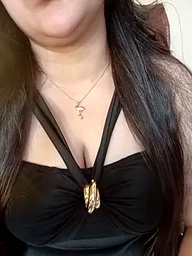 Snapshot of AK---47 chatting on 10/29/25, 07:40 AK---47 online show from 10/29/25, 07:40