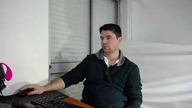 Kohaynewbie online show from 01/15/26, 04:54