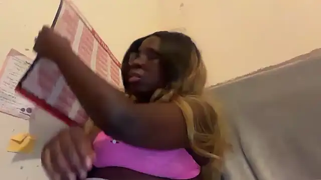 MonicaEngland32 online show from 02/01/26, 05:49