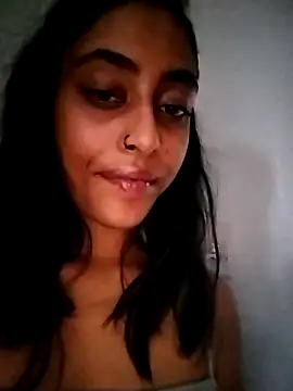 Snapshot of cleopatra-phaedra chatting on 01/21/25, 04:05 cleopatra-phaedra online show from 01/21/25, 04:05
