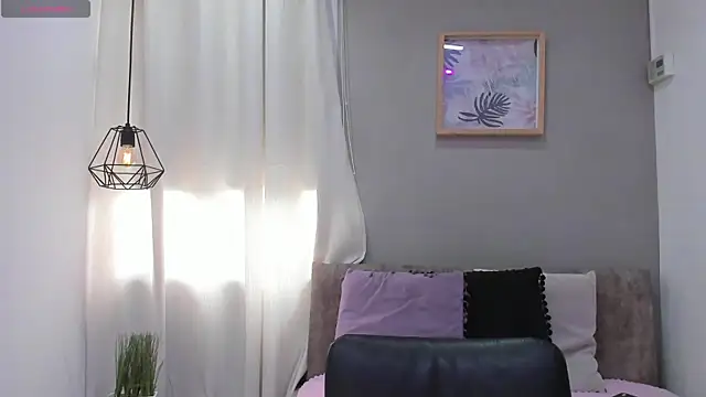  LaraMom  online show from 12/05/25, 07:45