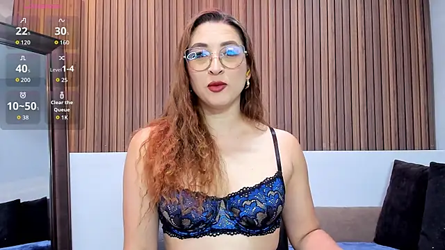 Snapshot of _LaraMom_ chatting on 07/15/26, 01:51 LaraMom online show from 07/15/26, 01:51
