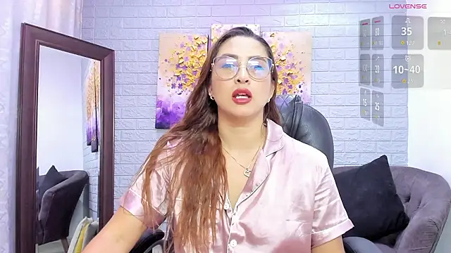  LaraMom  online show from 03/10/26, 07:40