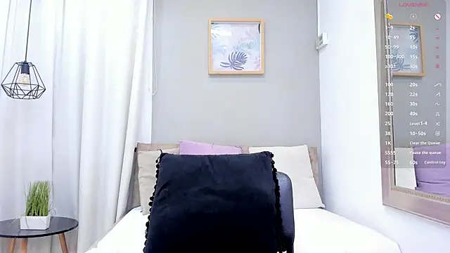 Snapshot of _LaraMom_ chatting on 06/11/26, 12:32 LaraMom online show from 06/11/26, 12:32