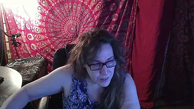 Snapshot of Ireallysquirt chatting on 03/19/25, 12:26 Ireallysquirt online show from 03/19/25, 12:26