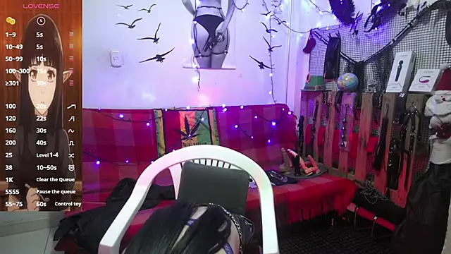  Hanna white  online show from 11/25/25, 02:23