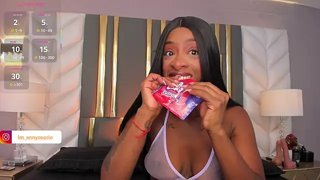 Anny osorio online show from 11/19/25, 02:11