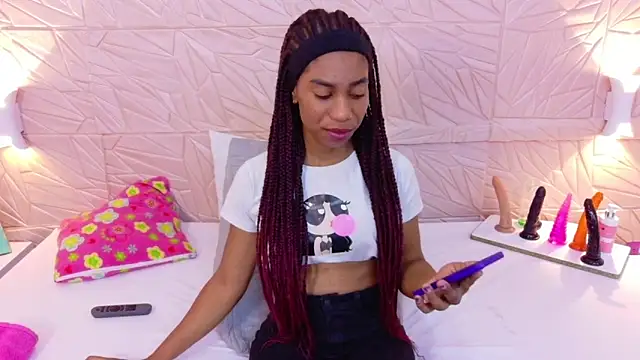 Snapshot of Amarantha_love69 chatting on 09/29/25, 02:01 Amarantha love69 online show from 09/29/25, 02:01