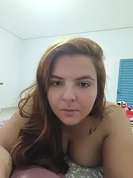 Snapshot of Bruninha_Hot10 chatting on 05/13/26, 04:58 Bruninha Hot10 online show from 05/13/26, 04:58