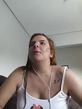 Snapshot of Bruninha_Hot10 chatting on 06/18/26, 07:08 Bruninha Hot10 online show from 06/18/26, 07:08