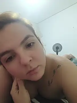 Snapshot of Bruninha_Hot10 chatting on 05/20/26, 03:36 Bruninha Hot10 online show from 05/20/26, 03:36