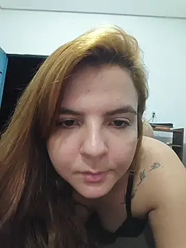Snapshot of Bruninha_Hot10 chatting on 05/23/26, 05:28 Bruninha Hot10 online show from 05/23/26, 05:28