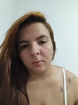 Snapshot of Bruninha_Hot10 chatting on 06/05/26, 12:04 Bruninha Hot10 online show from 06/05/26, 12:04